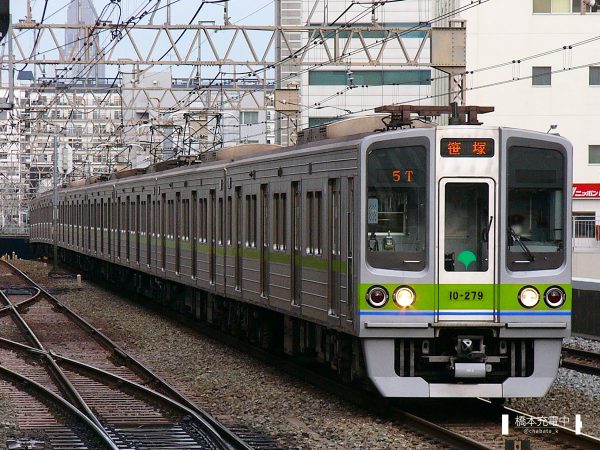 東京都交通局10-000形 10-270F/2006-03-06 笹塚