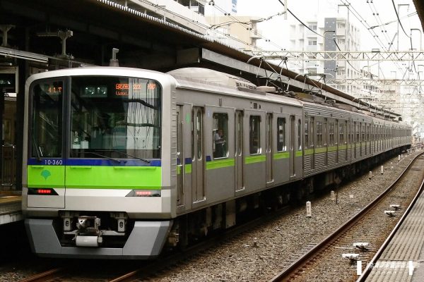 東京都交通局10-300R形 10-360F/2006-08-30 笹塚