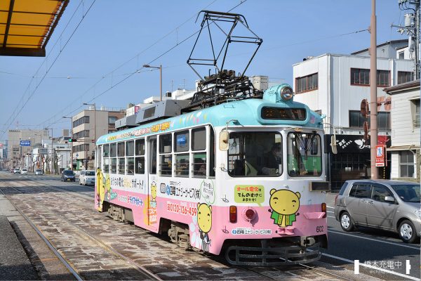 とさでん交通600形 602/宝永町停留場へ接近する602(2018-01-21 宝永町)